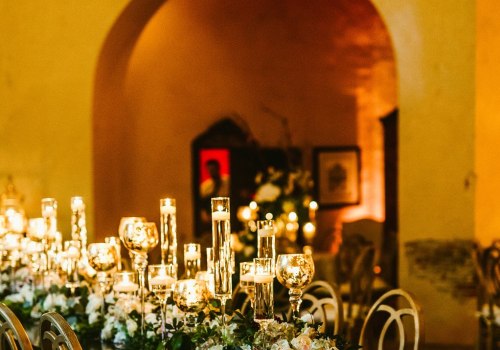 Using garlands as table runners for a cohesive event design